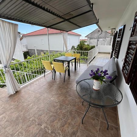 Apartmani Ana Juricev Vodice 보디체 외부 사진