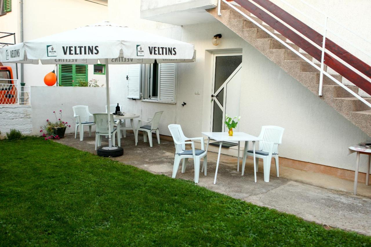 Apartmani Ana Juricev Vodice 보디체 외부 사진