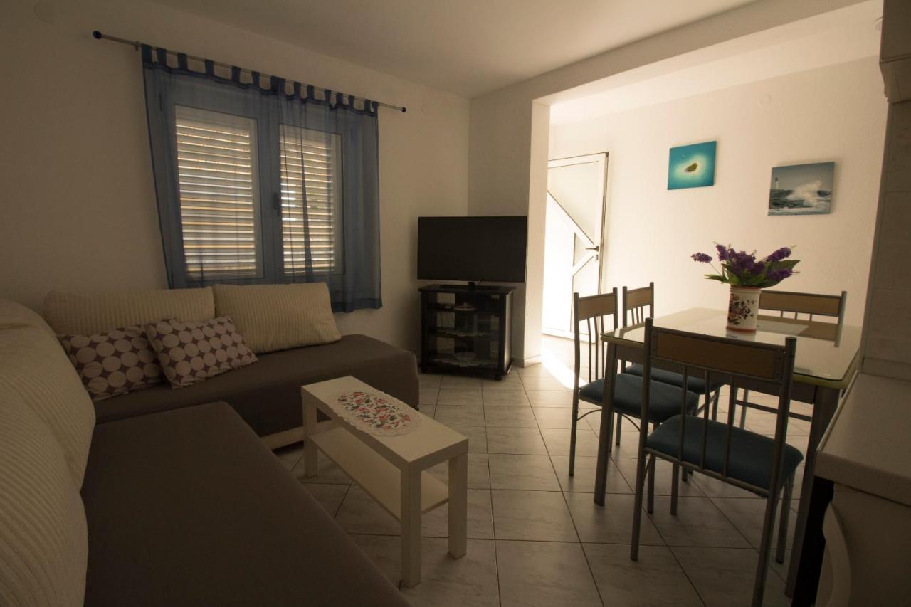 Apartmani Ana Juricev Vodice 보디체 외부 사진