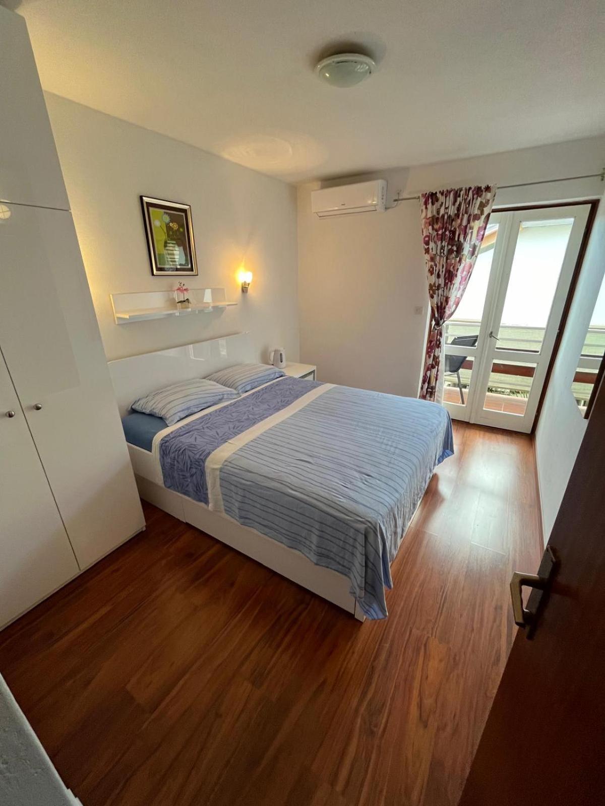 Apartmani Ana Juricev Vodice 보디체 외부 사진