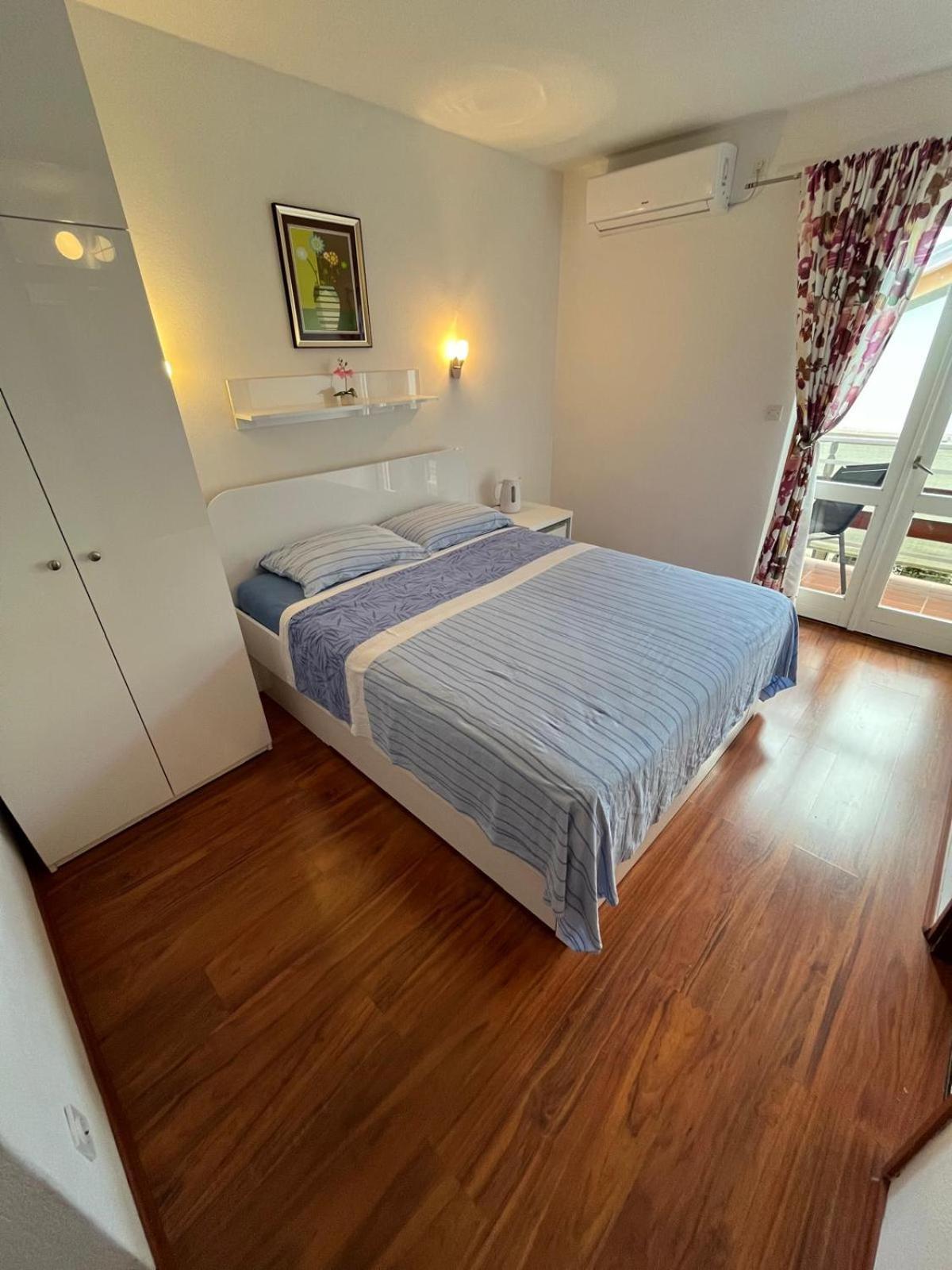Apartmani Ana Juricev Vodice 보디체 외부 사진