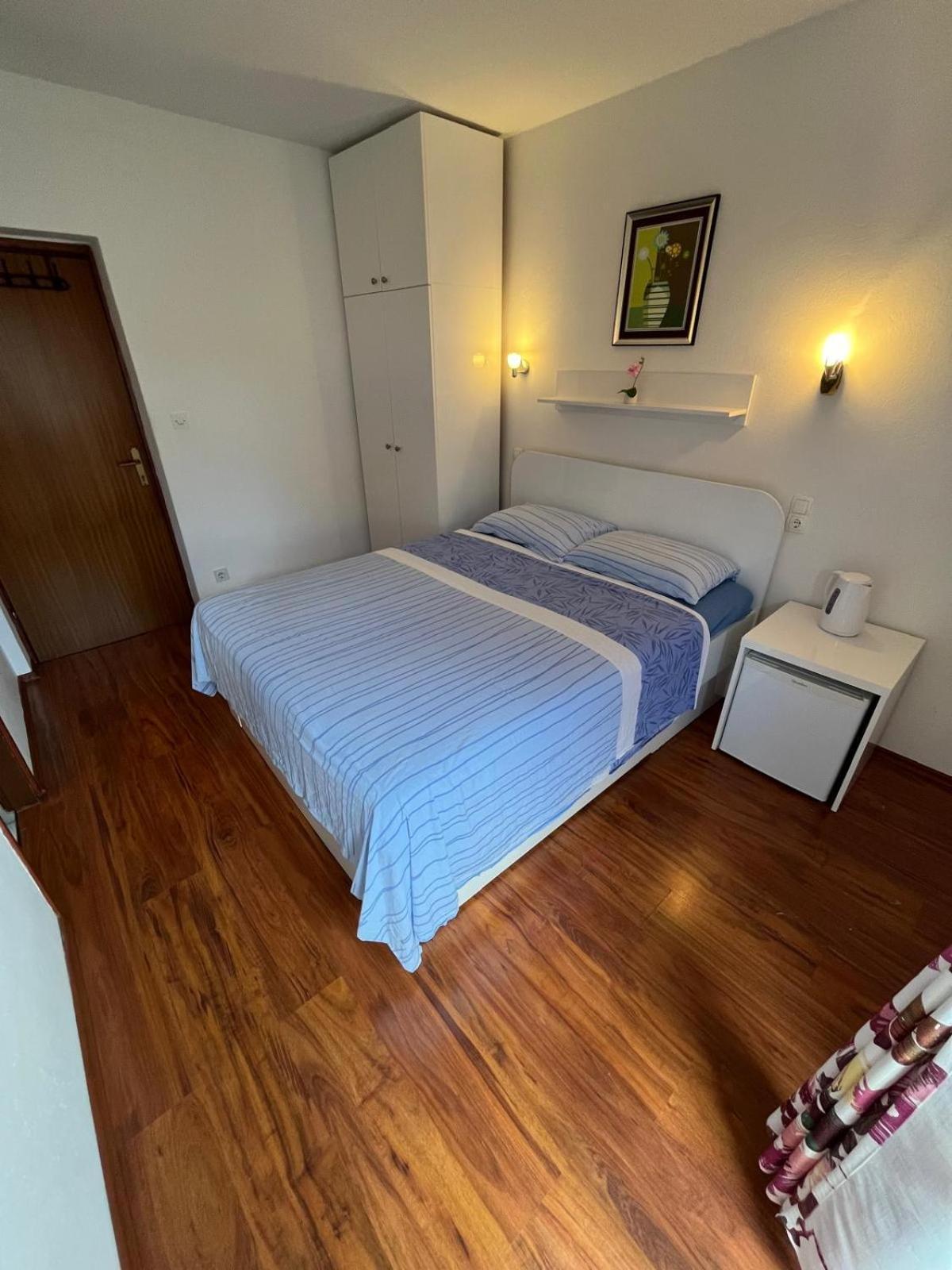 Apartmani Ana Juricev Vodice 보디체 외부 사진