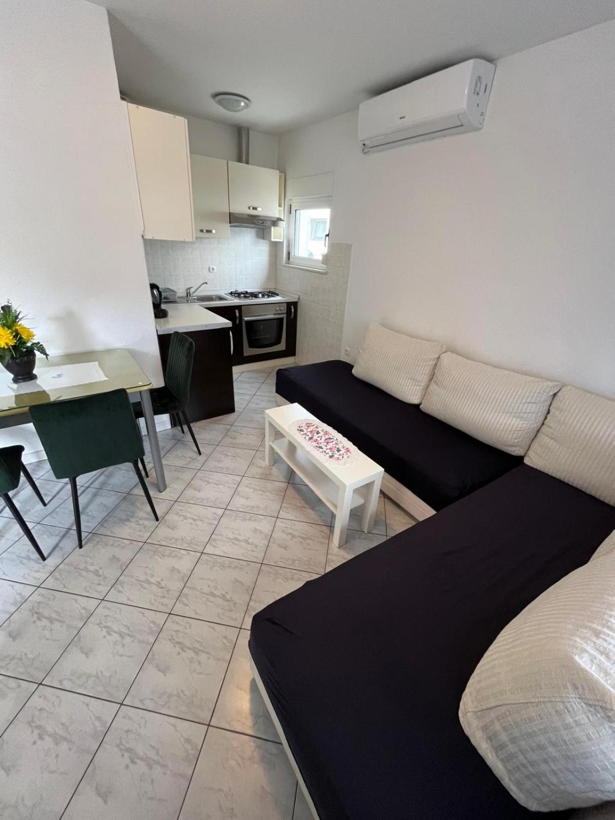 Apartmani Ana Juricev Vodice 보디체 외부 사진