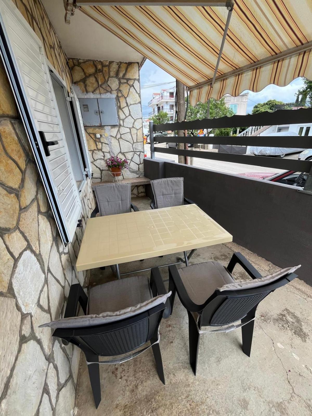 Apartmani Ana Juricev Vodice 보디체 외부 사진