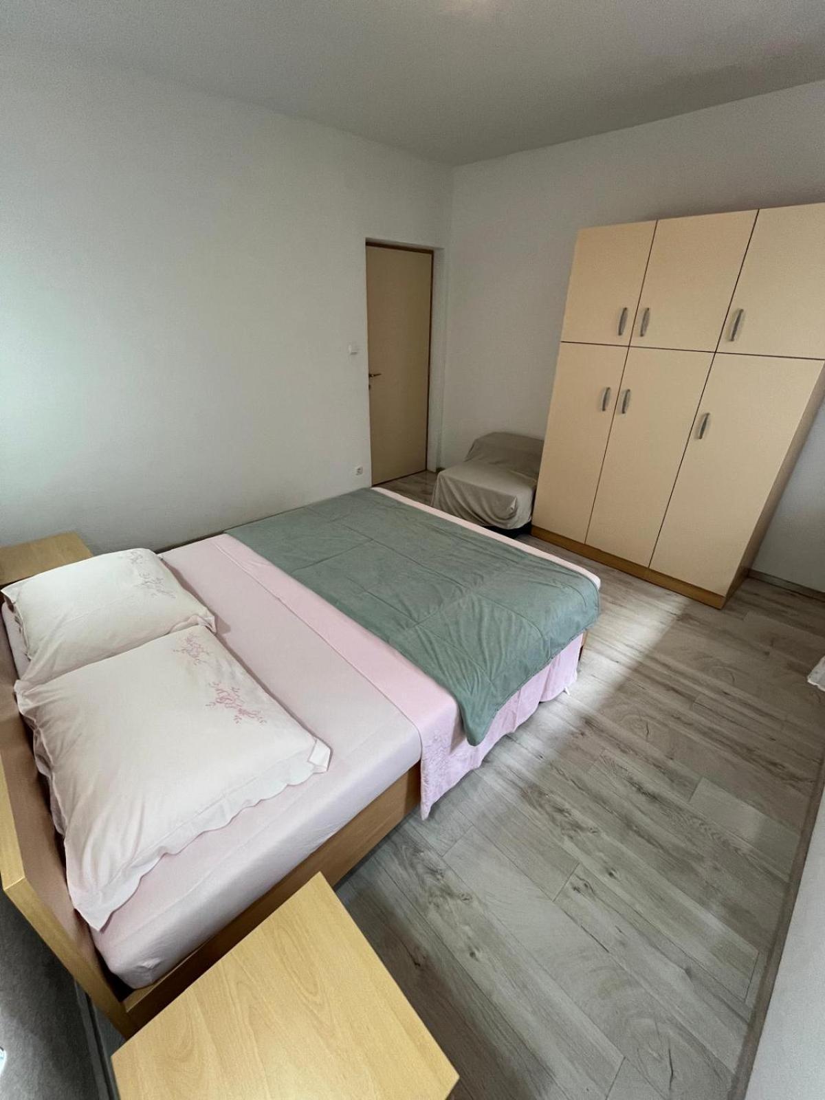 Apartmani Ana Juricev Vodice 보디체 외부 사진