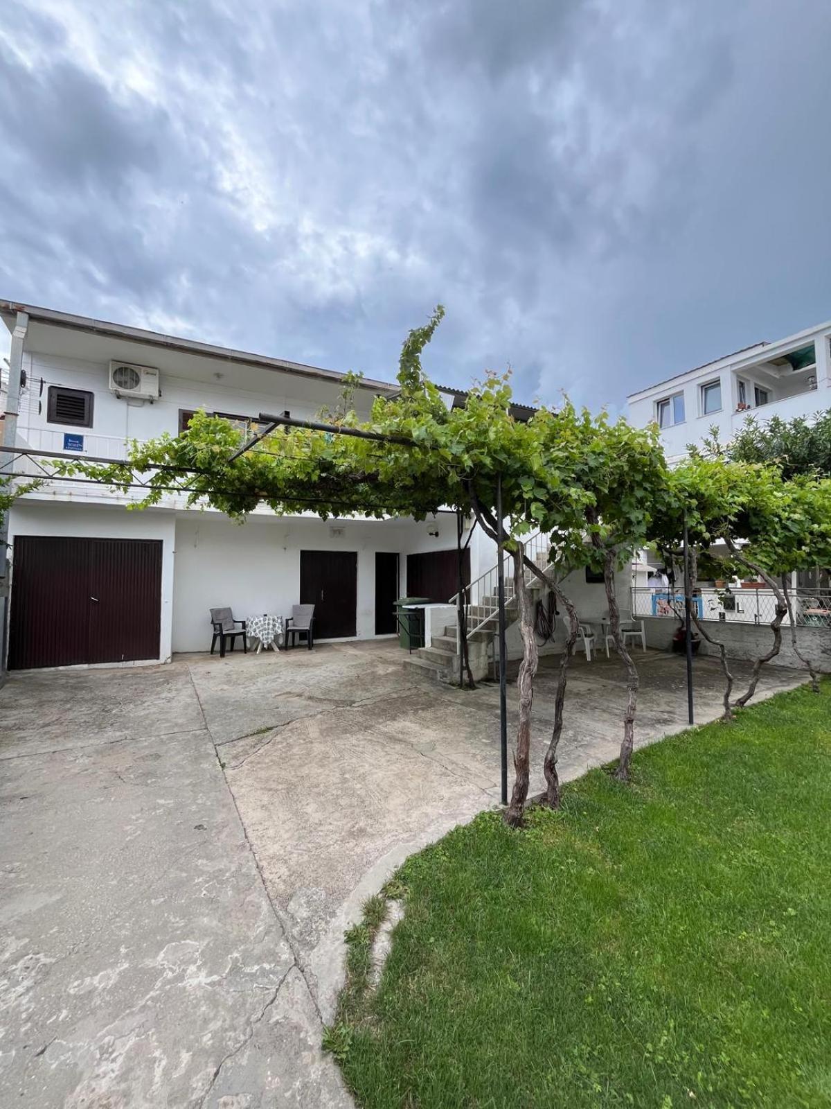 Apartmani Ana Juricev Vodice 보디체 외부 사진
