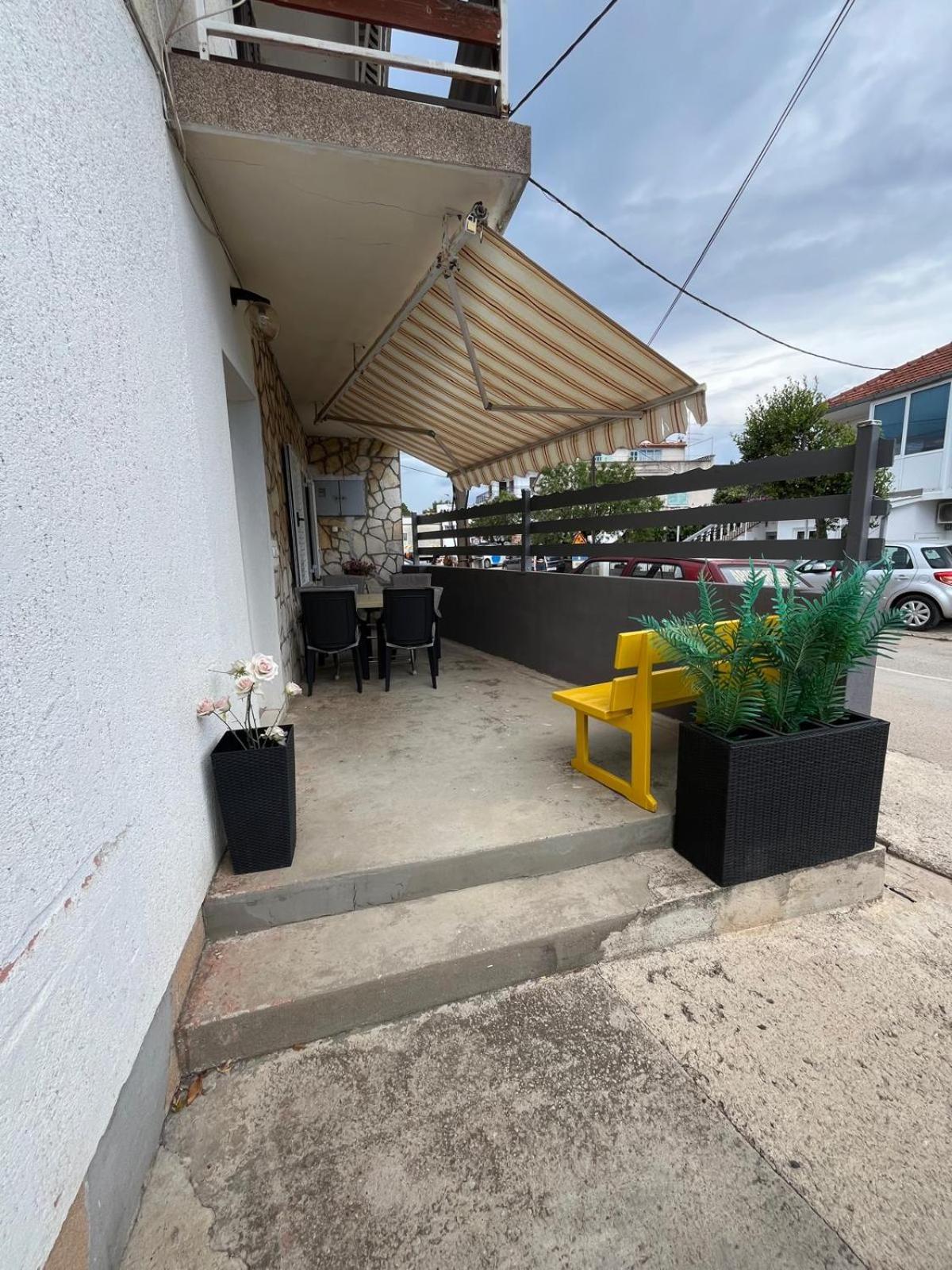 Apartmani Ana Juricev Vodice 보디체 외부 사진